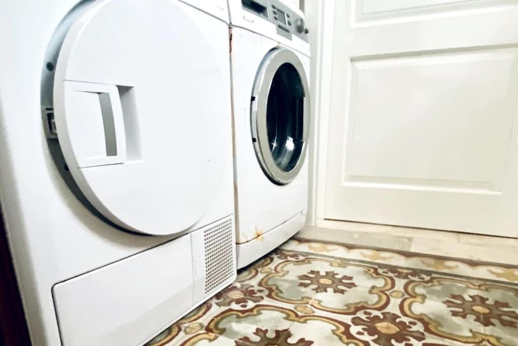 Free Breakfast, Pool, Spacious Aircon Hideaway Apartment Mosta Bagian luar foto