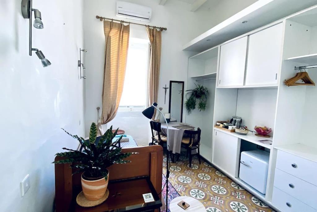 Free Breakfast, Pool, Spacious Aircon Hideaway Apartment Mosta Bagian luar foto