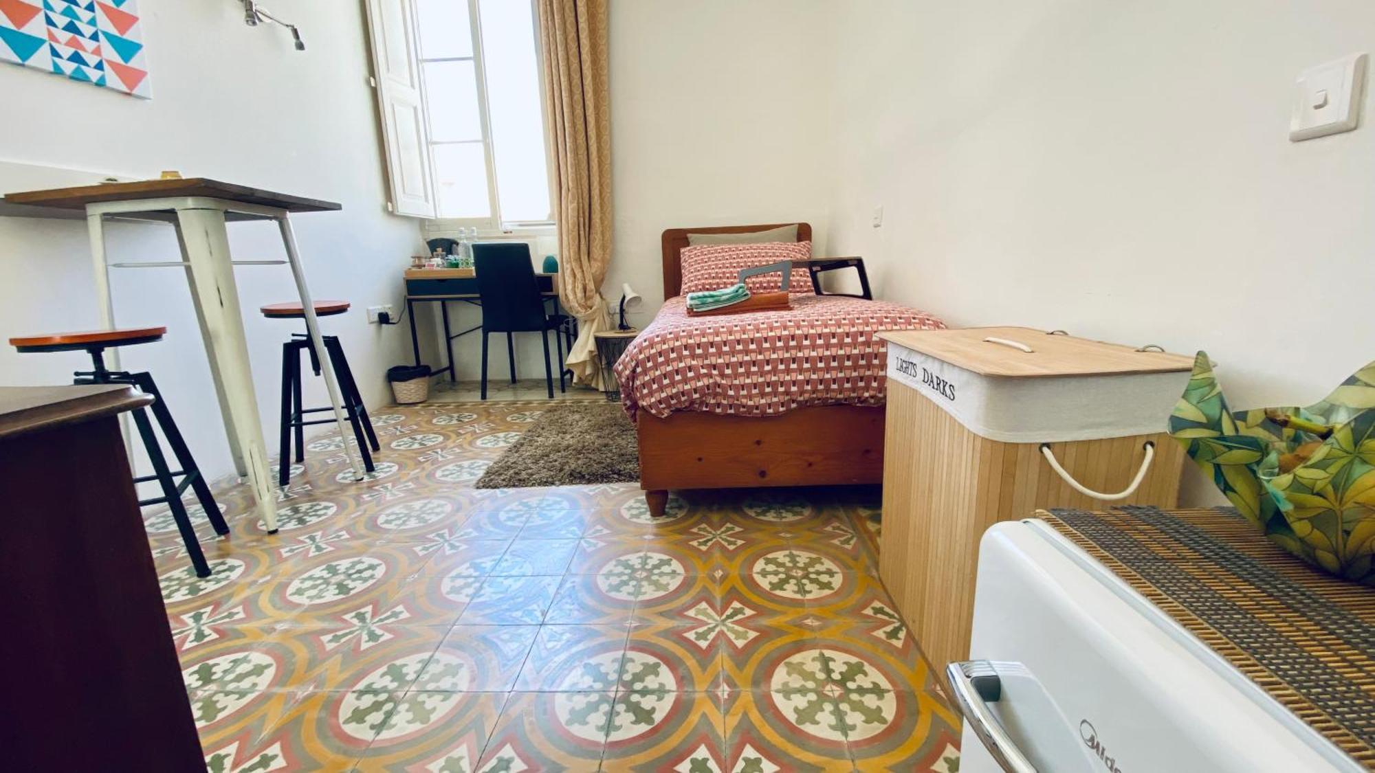 Free Breakfast, Pool, Spacious Aircon Hideaway Apartment Mosta Bagian luar foto