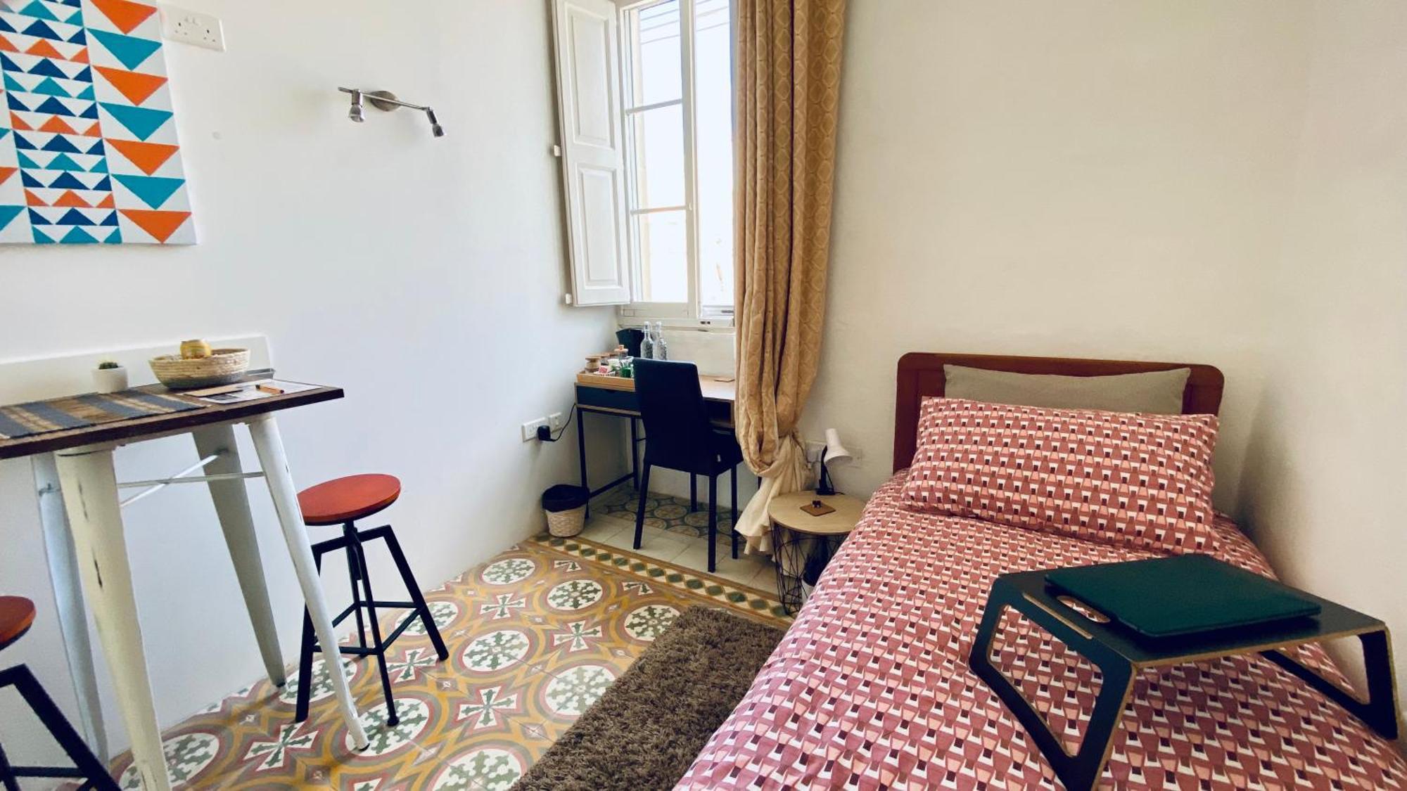 Free Breakfast, Pool, Spacious Aircon Hideaway Apartment Mosta Bagian luar foto