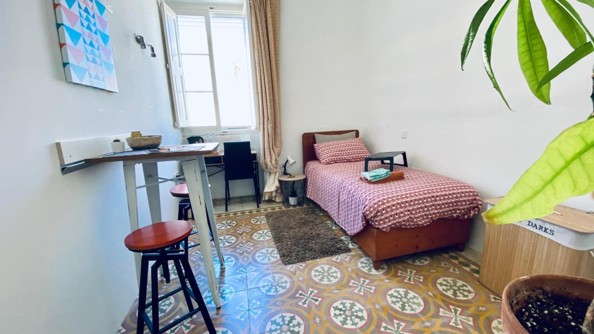 Free Breakfast, Pool, Spacious Aircon Hideaway Apartment Mosta Bagian luar foto