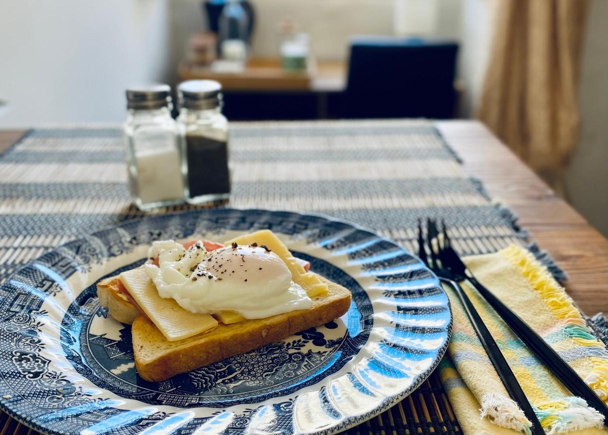 Free Breakfast, Pool, Spacious Aircon Hideaway Apartment Mosta Bagian luar foto